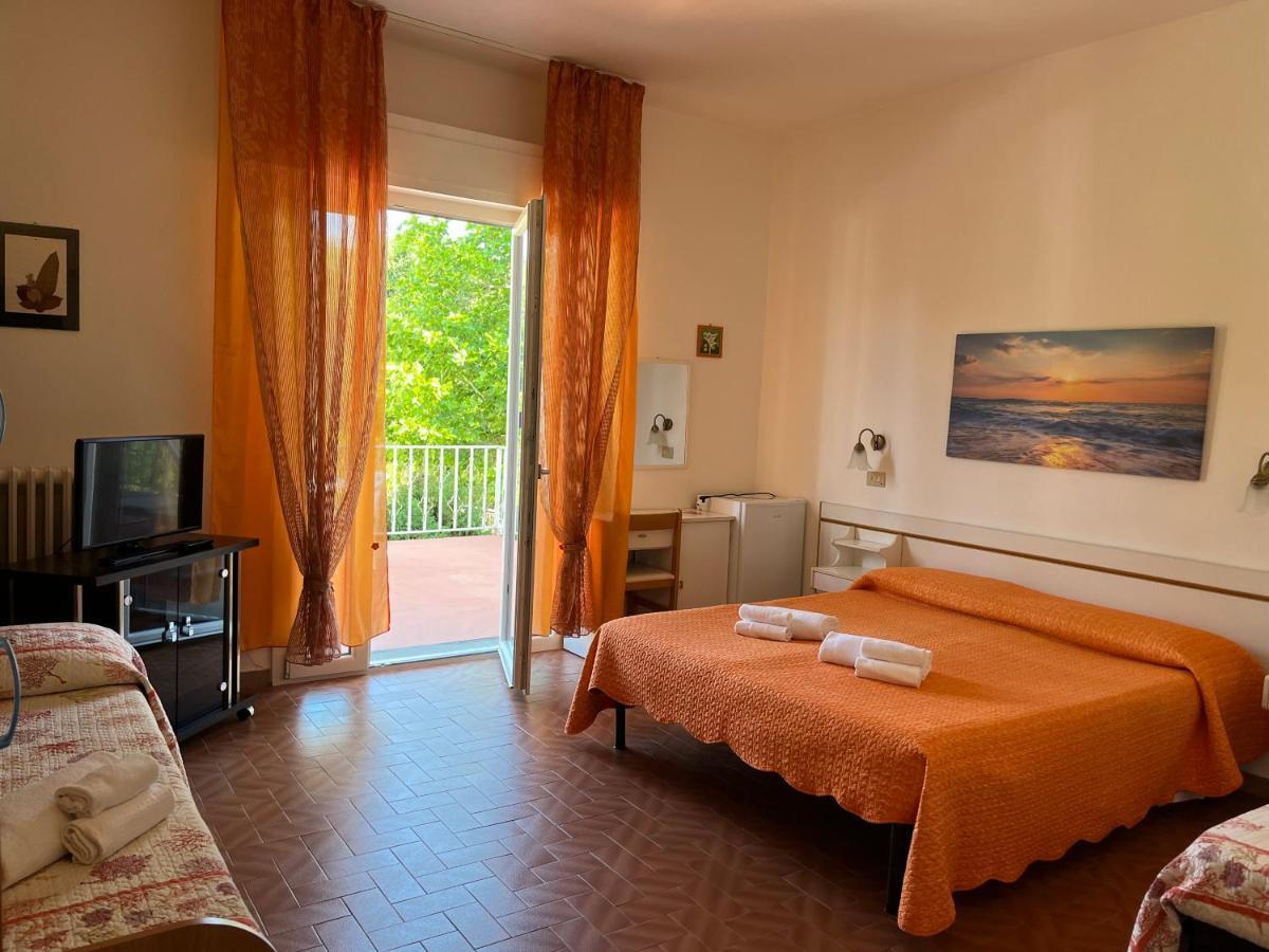 Hotel Ellymar Вада Екстериор снимка