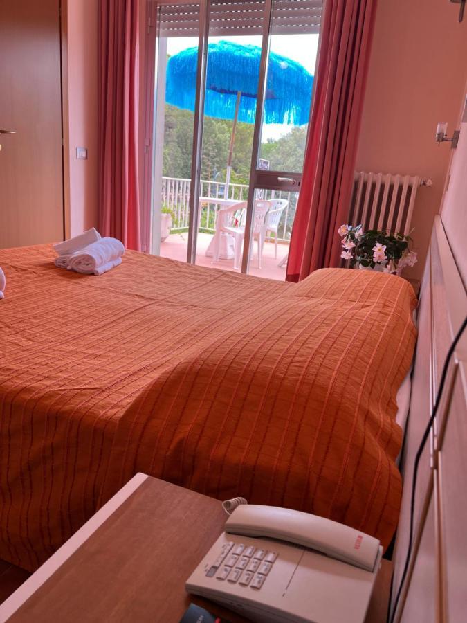 Hotel Ellymar Вада Екстериор снимка
