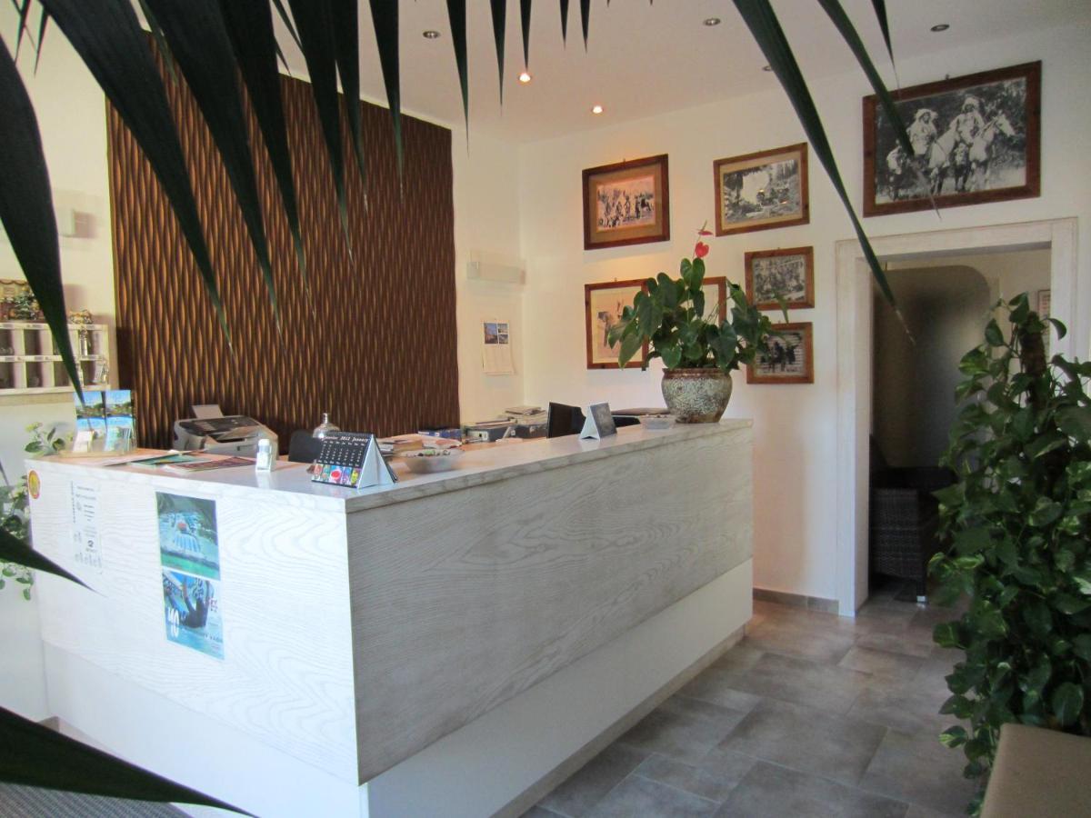 Hotel Ellymar Вада Екстериор снимка