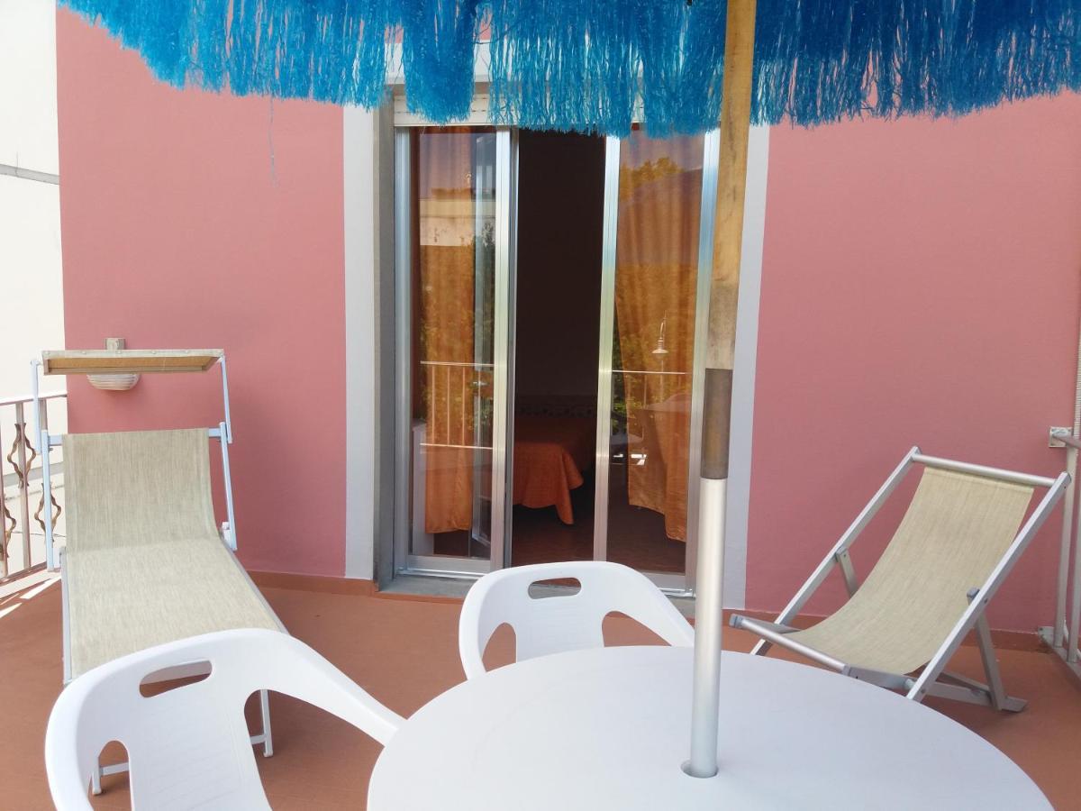 Hotel Ellymar Вада Екстериор снимка