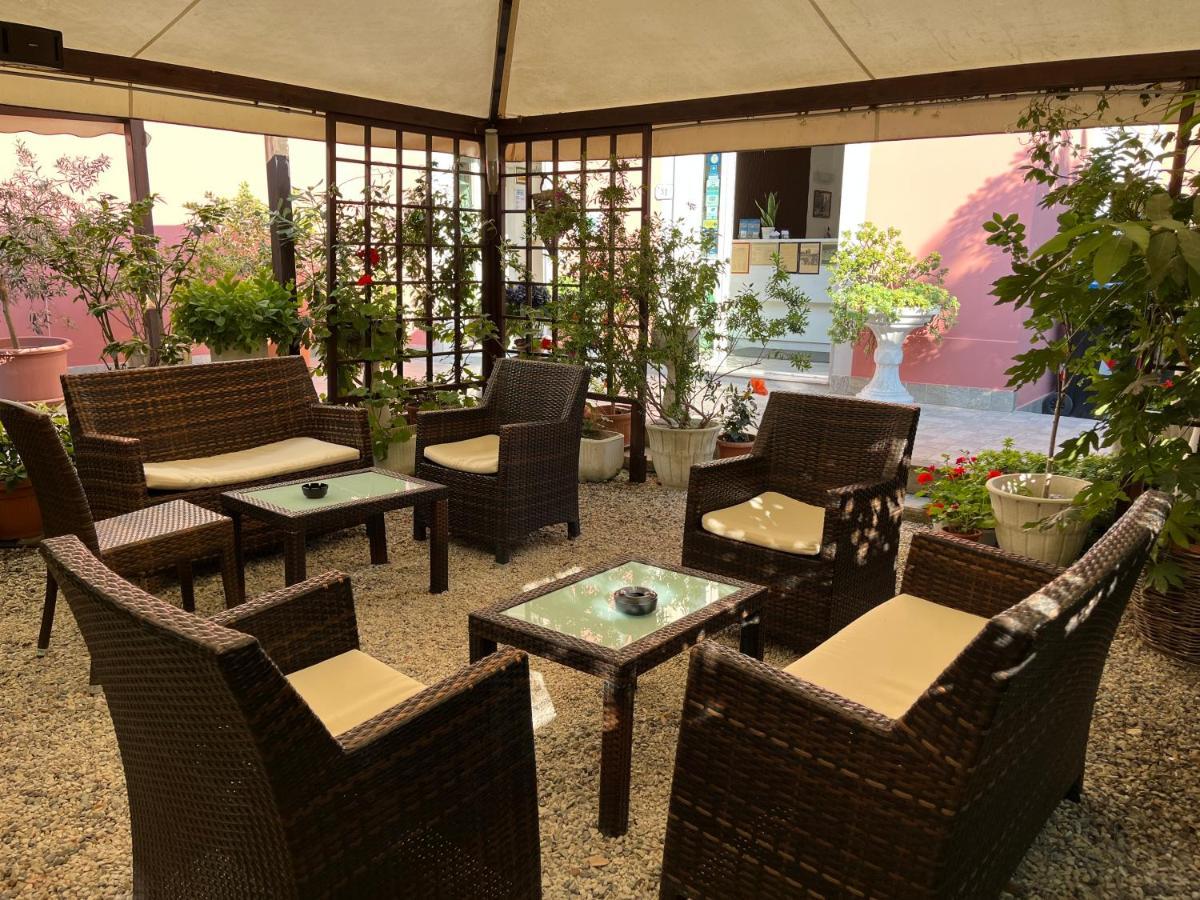 Hotel Ellymar Вада Екстериор снимка