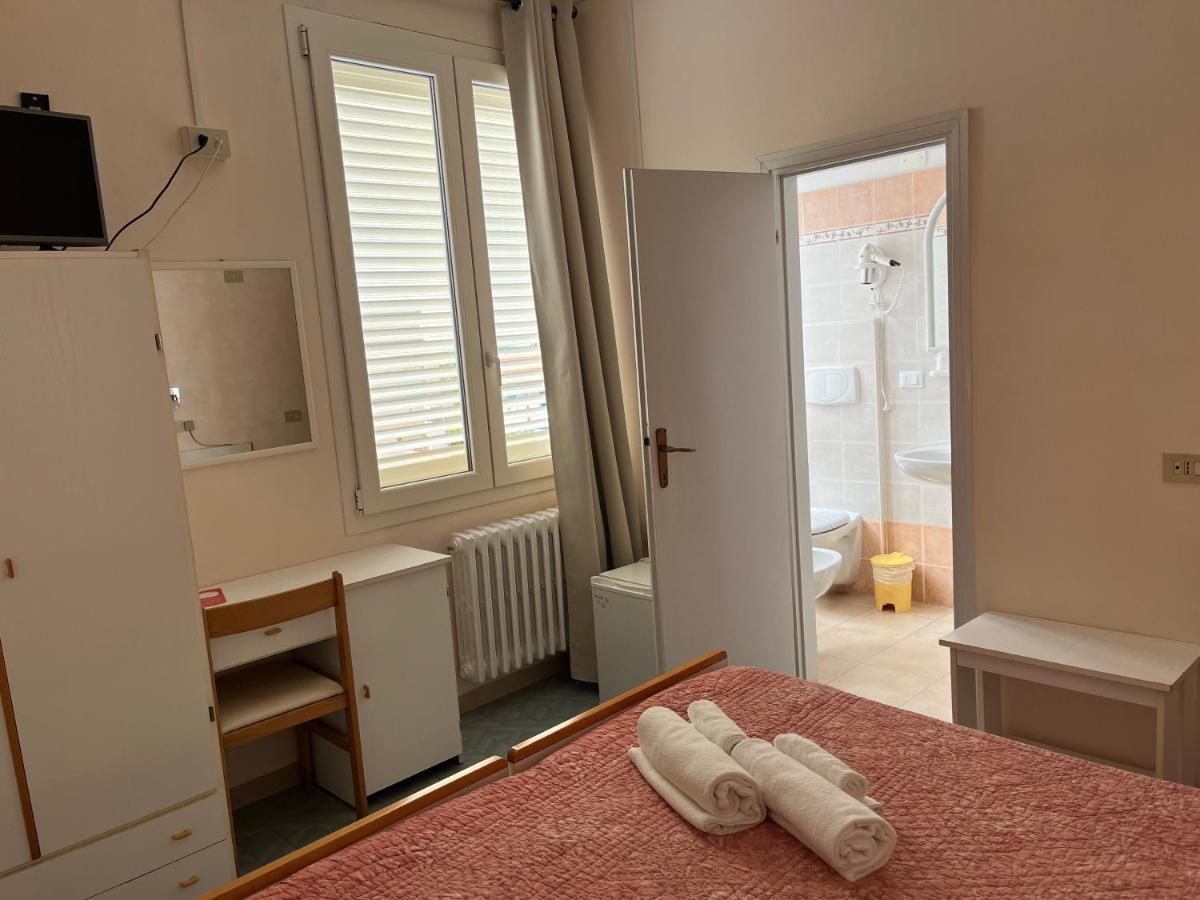 Hotel Ellymar Вада Екстериор снимка