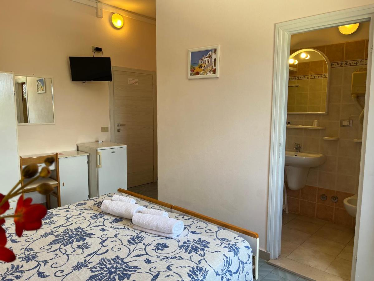 Hotel Ellymar Вада Екстериор снимка