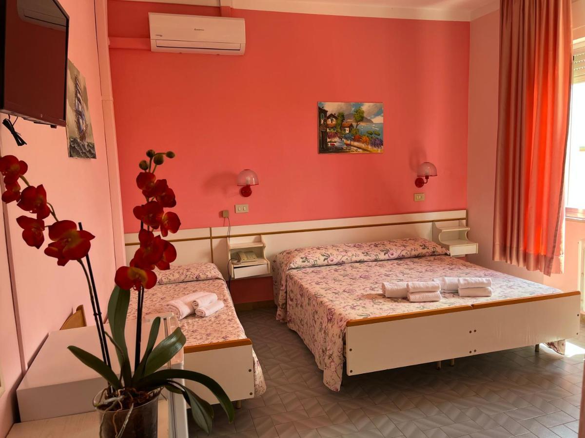 Hotel Ellymar Вада Екстериор снимка