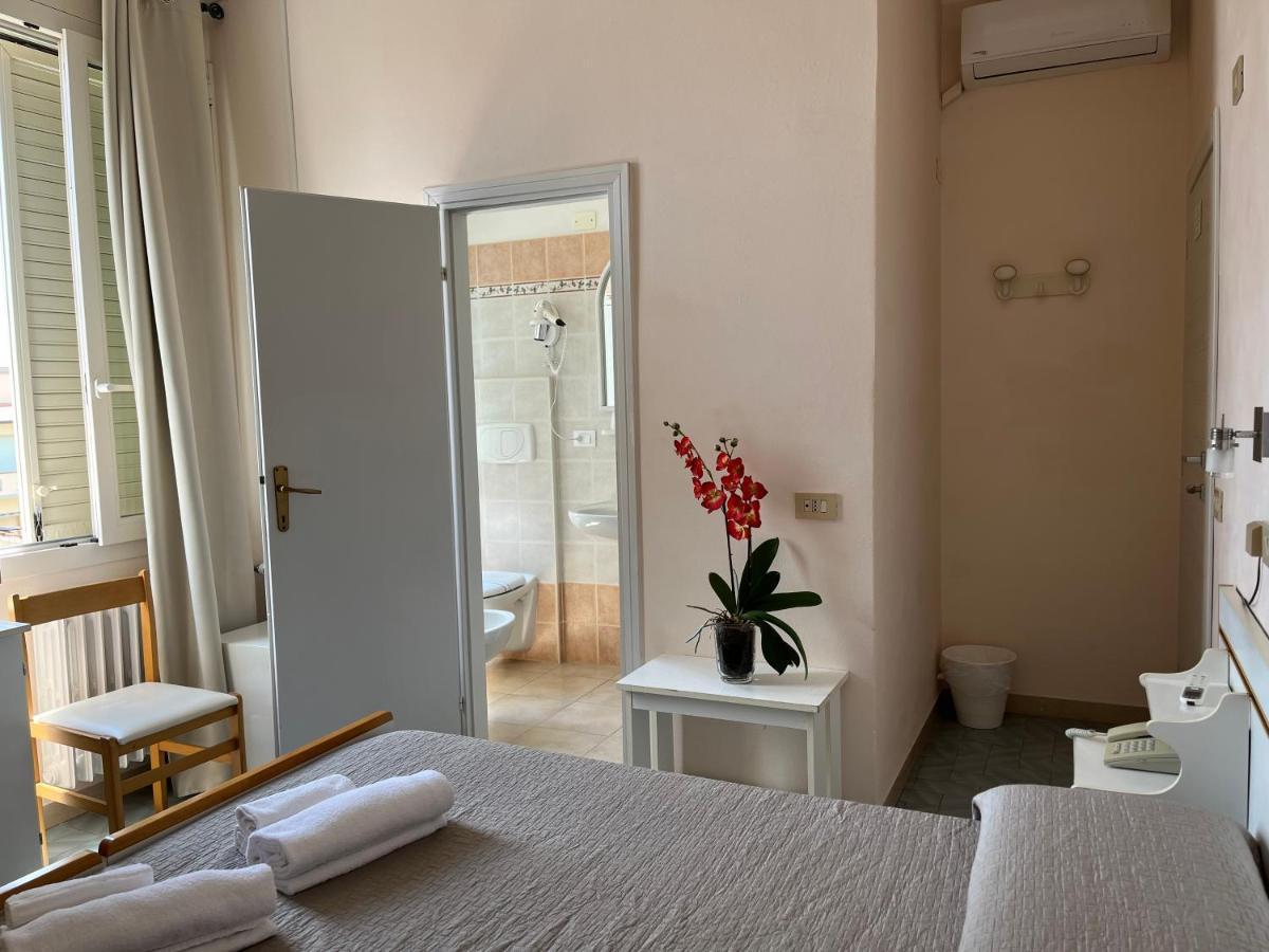 Hotel Ellymar Вада Екстериор снимка
