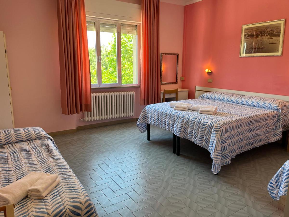 Hotel Ellymar Вада Екстериор снимка